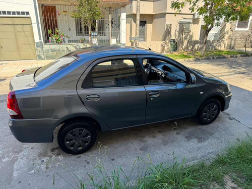 Toyota Etios 1.5 Sedan Xs