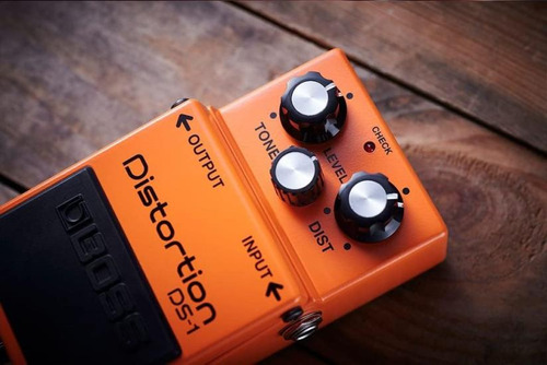 Pedal De Distorsión Boss Ds-1