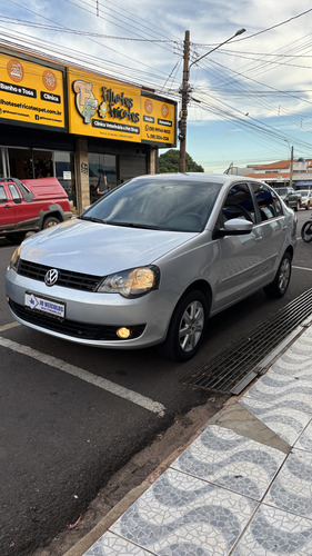 Volkswagen Polo Sedan 1.6 Vht Total Flex 4p