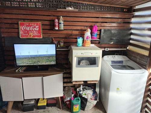 Casa Com Bar E Piscina Em Grande Terreno E Ótima Localização