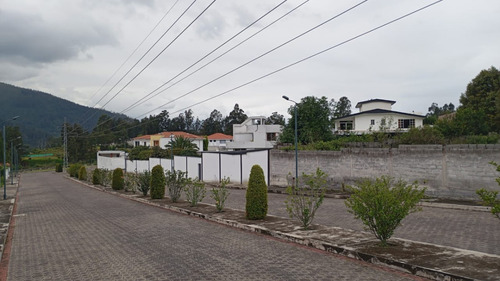 Terreno En Conocoto 912 M2 Zona Residencial