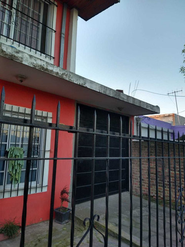 Casa De 2 Plantas En Venta