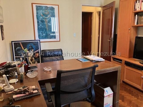 Porque Invertir En Este Apto. 1-está En Una De Las Urbanizaciones Más Céntrica Y De Mayor Demanda Y Segura De Caracas. 2- Edificio De Apenas 4 Pisos+ph 3- Comodo Y Ventilado Está En La Castellana