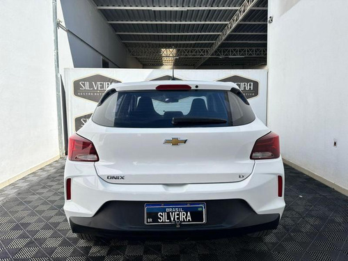 Chevrolet Onix HATCH LT 1.0 12V Flex 5p Mec.