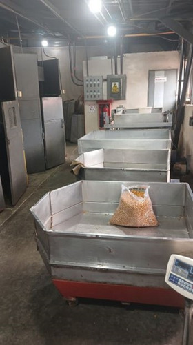 En Venta 3 Edificios + Fondo De Comercio Productora De Alimentos Secos En El Cementerio Oa