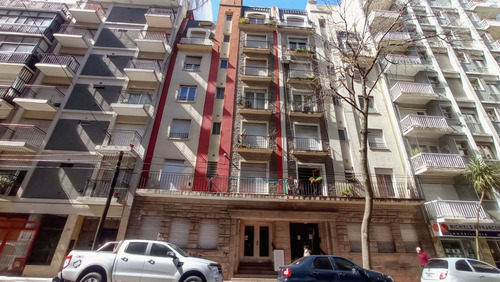 Venta Departamento 2 Amb C/dep. Zona Plaza Colón.