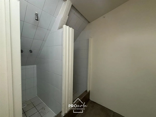 Oficina En Arriendo 685 M Útiles En Ñuñoa