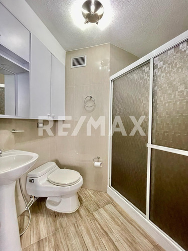 Venta Exclusivo Apartamento En Los Corales, Caraballeda, La Guaira, Vargas