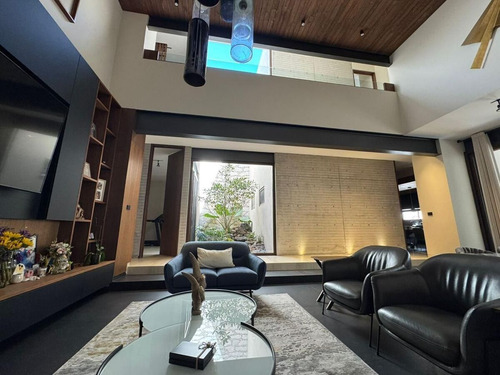 Casa De Lujo En Venta En Misión San Jerónimo. 12