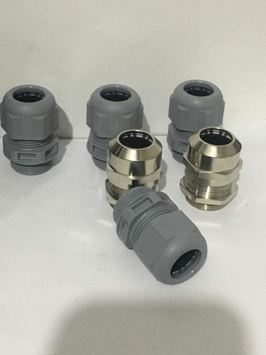 Conector Glándula M25x1.5 4 Pzas Plástico Y 2 Metálicas (Usado)