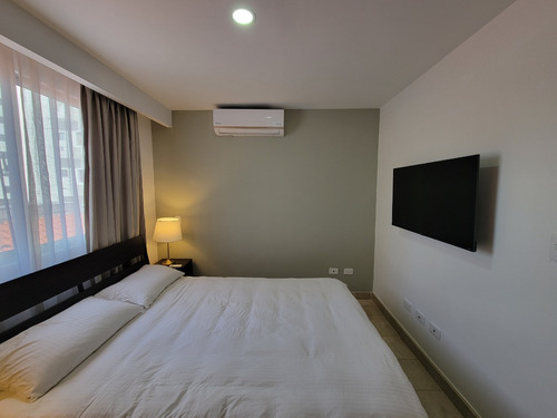 B241 - Piantini | Apartamento Amueblado En Alquiler En Santo Domingo | 2 Habitaciones | $1,500 Usd | #foxpiantini