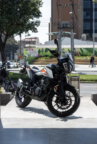 Ktm 390 Adventure, Llantas Tkc 70 Con Más Del 50% De Vida