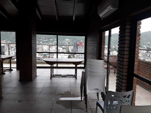 Imagen 2 de 6 de Villa Carlos Paz - Galeria Acuario - Local En Alquiler