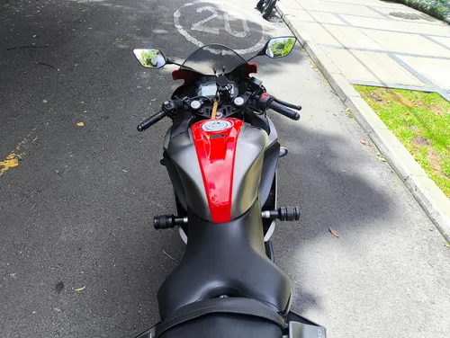 Yamaha R15 V3 2025