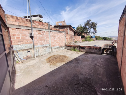 Casa 3 Cômodo Com Estrutura Para 7 Cômodos Com Garagem