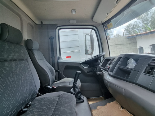 Imagem 6 de 15 de Volkswagem 15-190 4x2 Ano 2018/2019 Triturador Agrícola