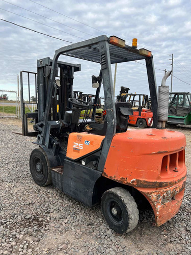 Imagen 15 de 17 de Autoelevador Diesel Doosan 2009 C/4400hs Uso Envios Al Pais