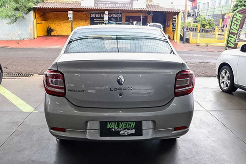 Renault Logan Expr 1016v