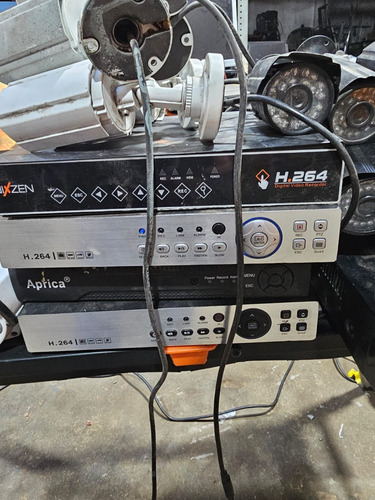Lote De 20 Camaras 8 Dvr Usadas Antiguas En Buen Estado Blanco (Usado)