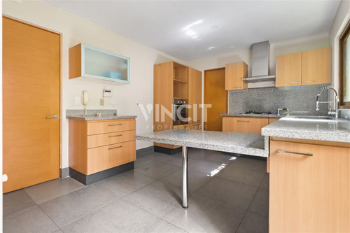 Casa Desocupada 3d + Servicio, Quincho Y Piscina