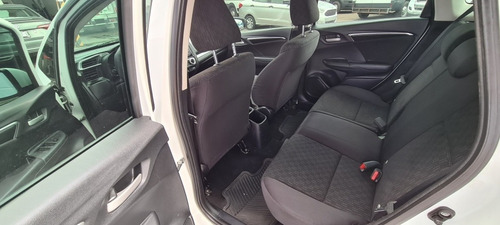 Imagen 11 de 13 de Honda Fit 2015 1.5 Cool Mt