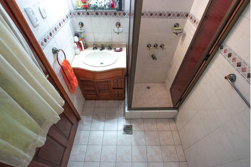 Imagen 21 de 30 de Venta Casa Lote Propio 7 Ambientes En Pompeya