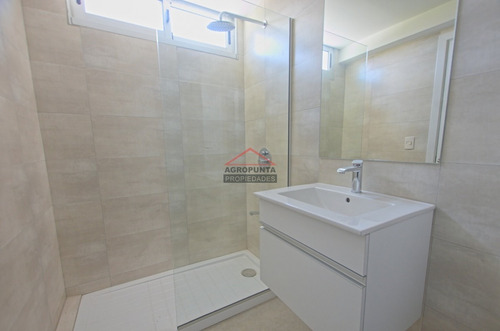 Apartamento En Punta Del Este- Ref: 5398