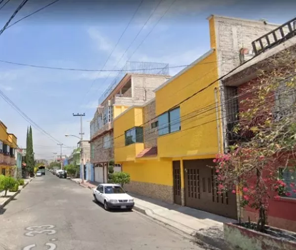 Casa A La Venta En Ciudad Nezahualcoyotl Cerca De La Septima Avenida; Gran Remate Bancario