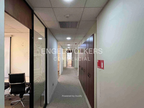 Oficina Amoblada De 415 M² En El Golf