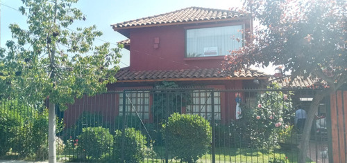 Amplia Casa Con Excelente Ubicación