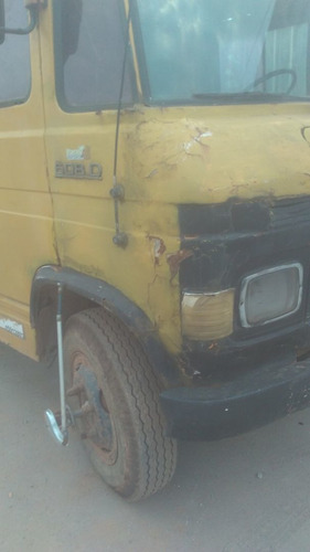 Imagem 3 de 4 de Mercedes 608