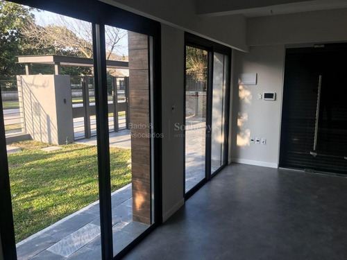 Oficna En Carrasco De 30 M2