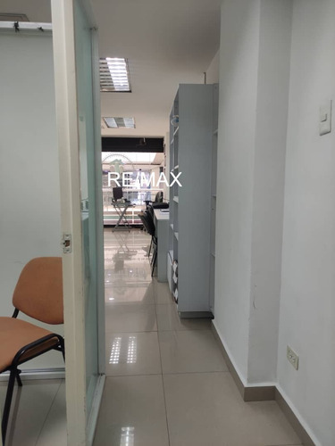 Vendo Comodo Local Comercial En El Centro Comercial Oasis Center. Guatire