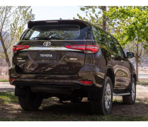 Imagen 6 de 13 de Toyota Sw4 2021 2.8 Srx 177cv 4x4 7as At Okm
