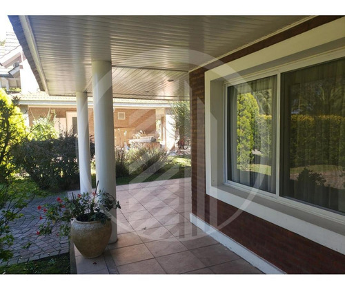 Imagen 2 de 11 de Venta Casa 4 Ambientes 1600 Mts En Country Boca Raton