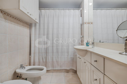 Departamento En Venta De 4 Dorm. 3 B 2 Estac. En Las Condes