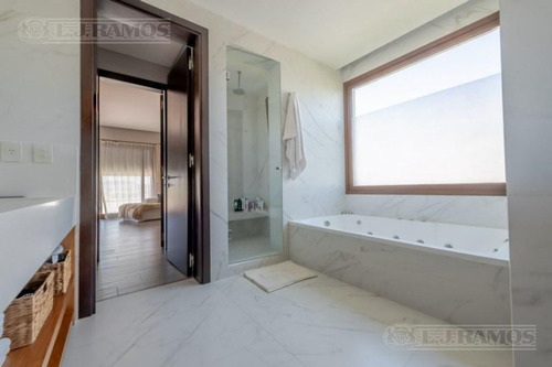 Imagen 25 de 30 de Casa En Venta En Lagos Del Golf