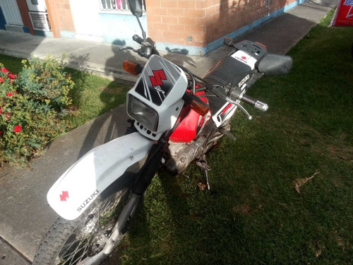 Susuky Dr 200 Modelo 2012