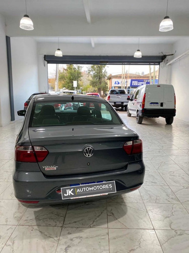 Imagen 6 de 9 de Volkswagen Voyage 2017 1.6 Trenline 101cv