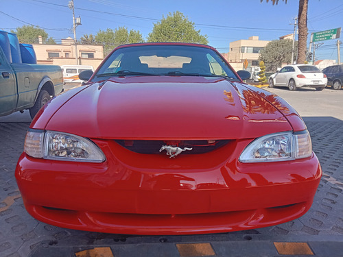 Mustang Convertible V6 Estándar
