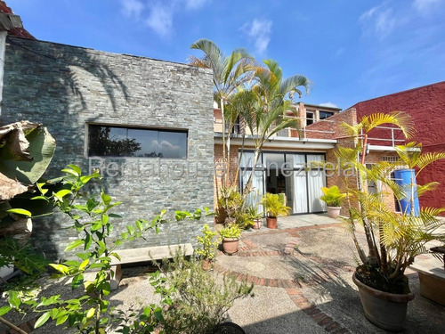 Acogedora ,hermosa Y Cómoda Casa En Venta Ubicada En Lomas De Monte Claro 25-17905