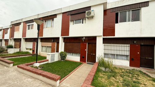 En Venta Casa Duplex En Barrio Terminal 2 Dorm.