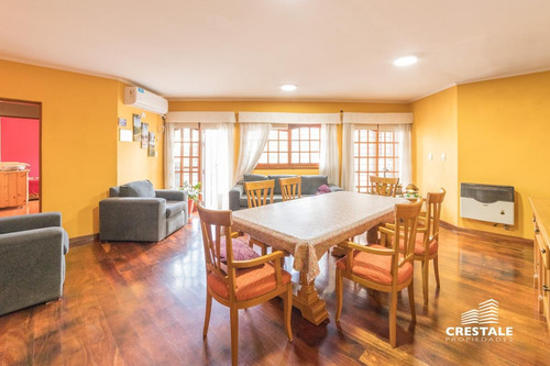 Imagen 3 de 24 de Casa 3 Dormitorios En Venta. Patio Con Parrillero - Fisherton