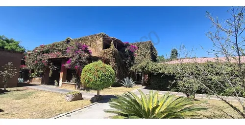 3 Casas Independientes En Zona Sur: Vive La Tranquilidad De Un Hogar Familiar En Un Ambiente Camp...