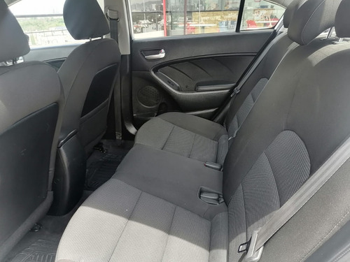 Imagen 8 de 9 de Kia Forte L 2018