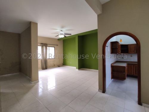 Imagen 5 de 25 de Casa En Venta En Barrio Sucre Maracay 22-11048 Jcm