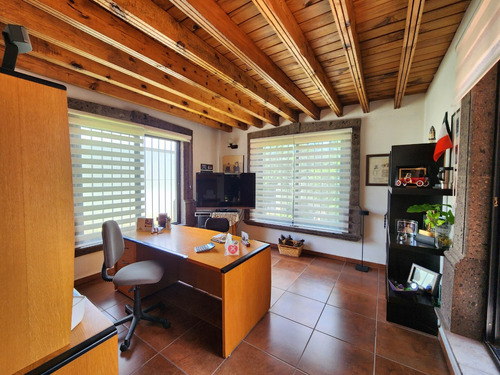 Casa Colonial En El Corazón De Juriquilla 5 Recámaras Completas, Una En Planta Baja Alberca Propia Am