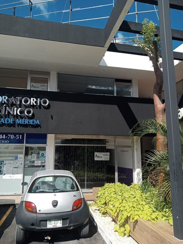 Local En Renta En Plaza Comercial