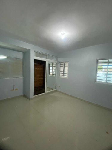Casa Ubicada En El Residencial Las Orquídeas, La Romana