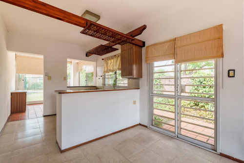 Casa Venta Funes 2 Dormitorios Jardin Miramar Esquina Maistegui